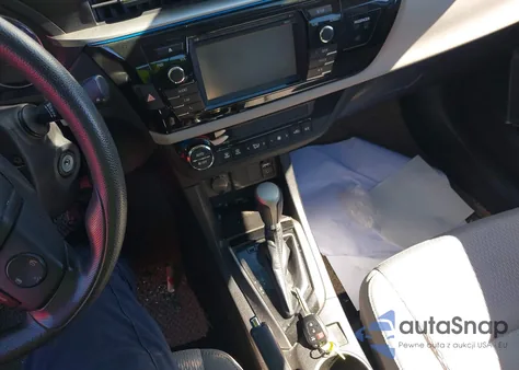 2016 Toyota Corolla Le z USA, uszkodzony, nr VIN 5YFBURHE8GP556008